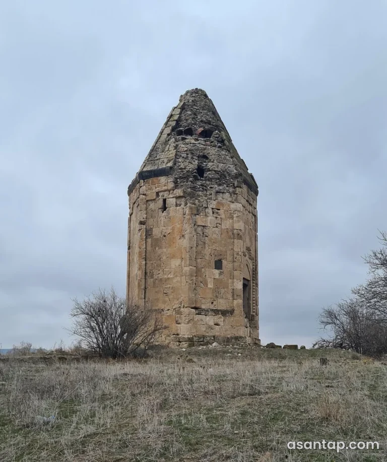 Məmmədbəyli türbəsi