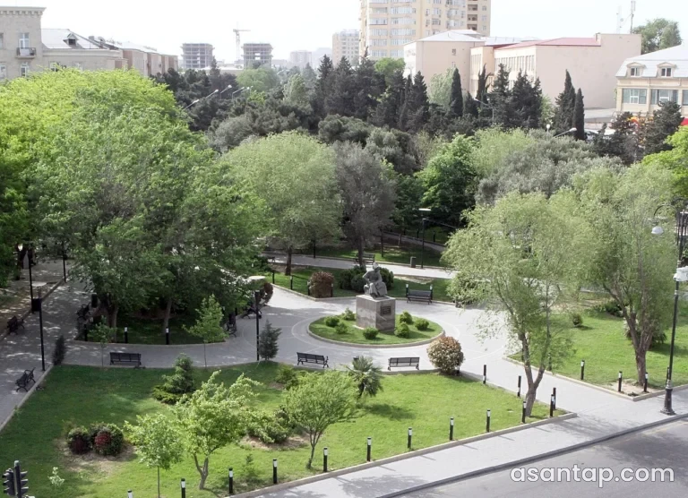 Abbasqulu ağa Bakıxanov parkı