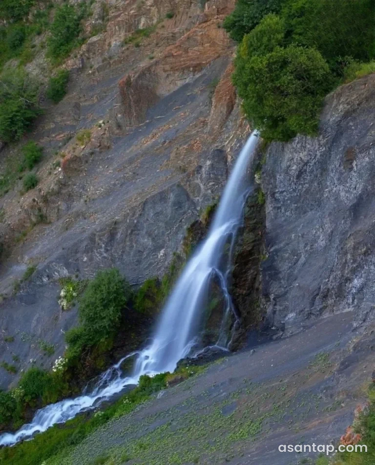 Ağbulaq şəlaləsi (Laçın)