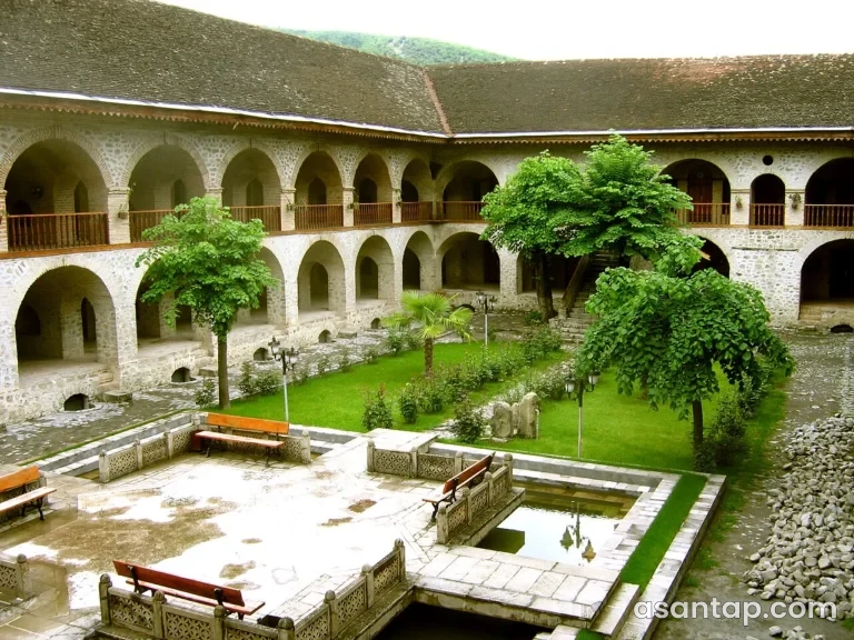 Yuxarı Karvansaray