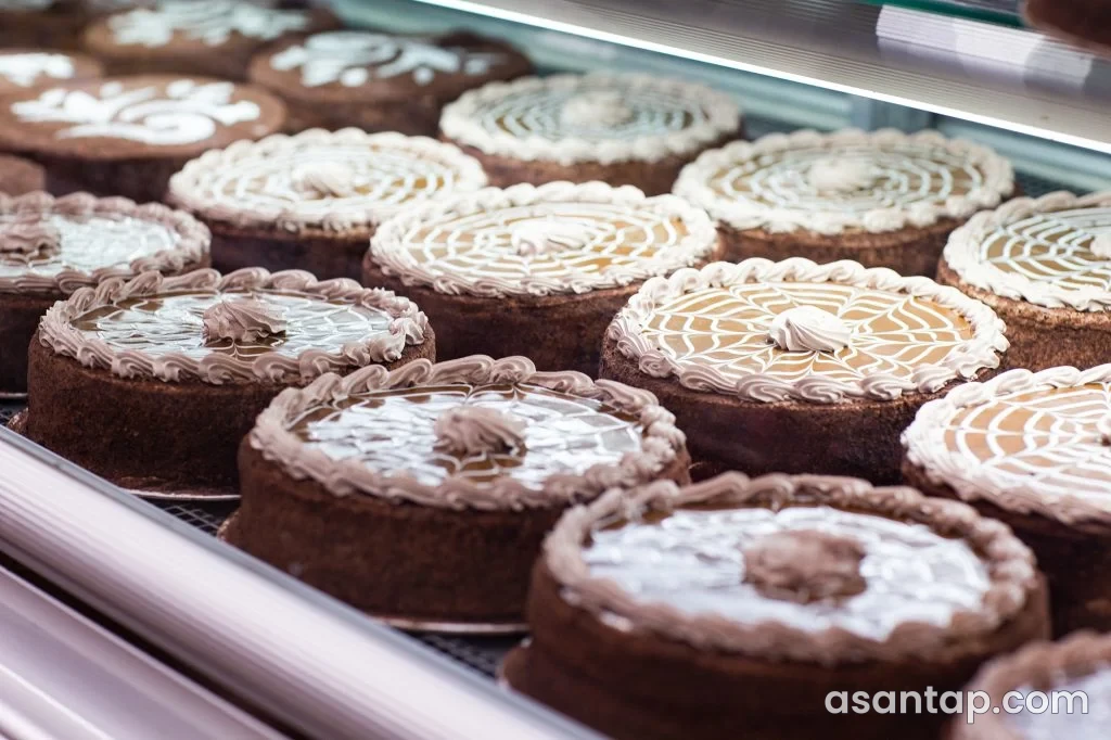 AZZA — brendin tort çeşidlərindən nümunələr