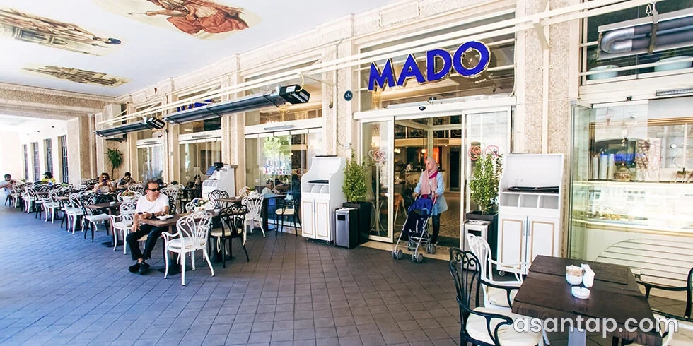 MADO Fəvvarələr meydanı — rəsmi filial qalereyasında giriş və veranda