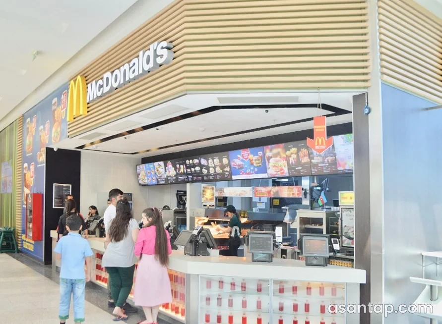 McDonald's — Gənclik Mall — məkanın görünüşü
