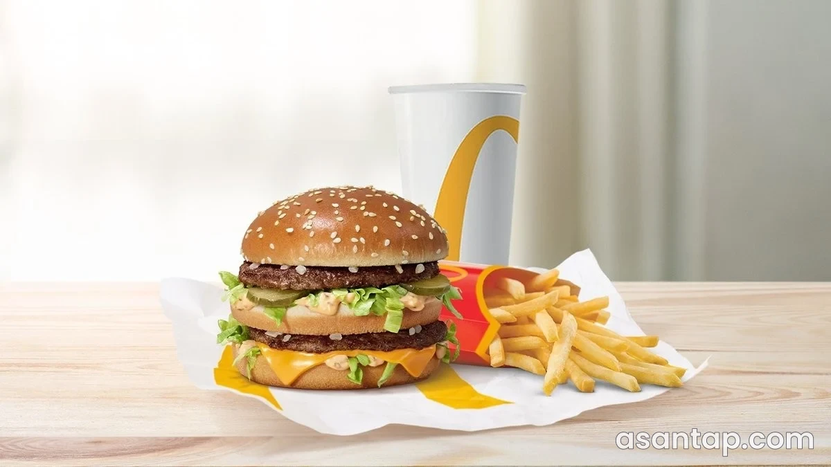 McDonald's — Nizami Mall — burger, kartof fri və içki təqdimatı